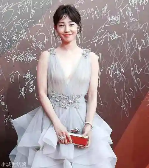 白百何一阳指 白百何前有一指禅是什么意思