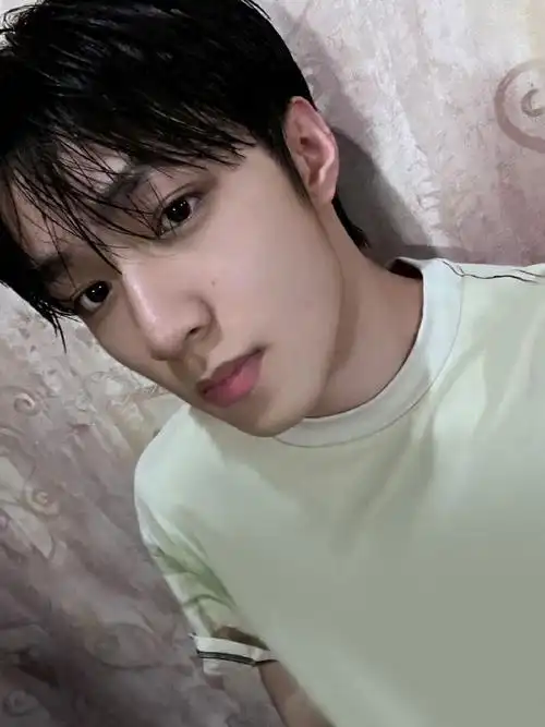 趁rs速来92刘耀文自拍好好看【刘耀文好帅】【刘耀文翩翩少年】【刘