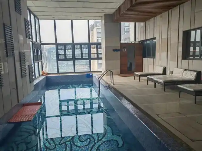 李纯洁的房源誉峰带泳池大平层