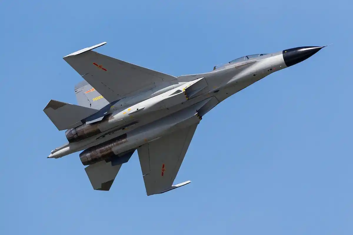 国产歼-11b战机帅气十足 #威武