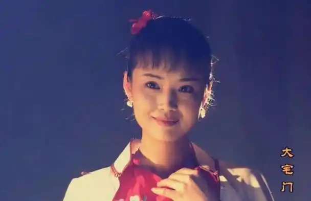 再看康熙王朝容妃芳华绝代宝日龙梅野性之美撩人心弦