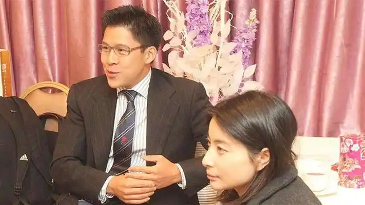 霍启刚被问:想不想拼四胎?注意看他的反应,网友:郭晶晶辛苦了