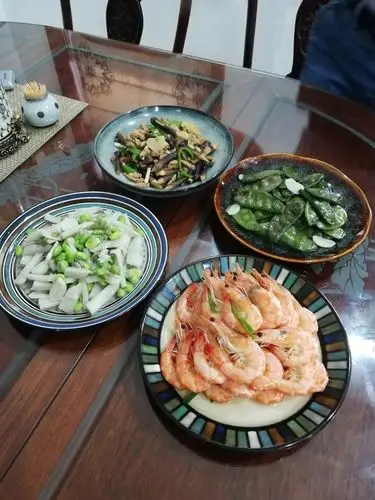 勉勉果果和妈妈做的晚餐612018年6月28日