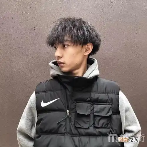锡纸烫适合什么发质 男生锡纸烫优点和打理方法