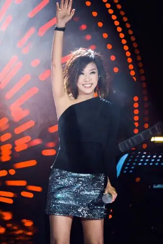 "逆生长"的林忆莲,穿上旗袍后,完美诠释什么叫浮生若梦!