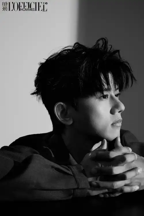 张杰时装男士十一月封面##张杰平行空间追光大片