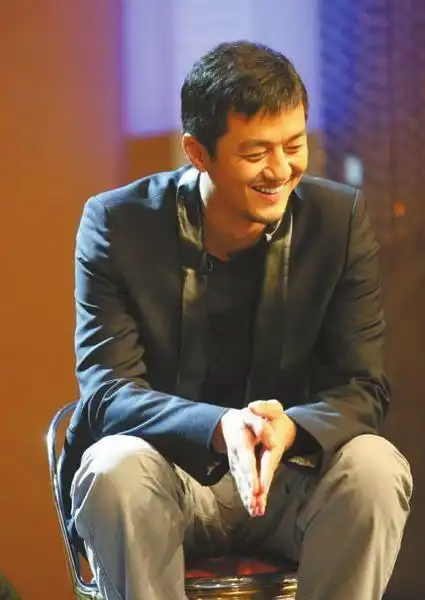 关于李亚鹏京城第一大蘑菇的配图及描述