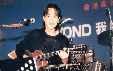 【歌曲《海阔天空》】 在我出生的第二年,黄家驹便离去,所以在往后