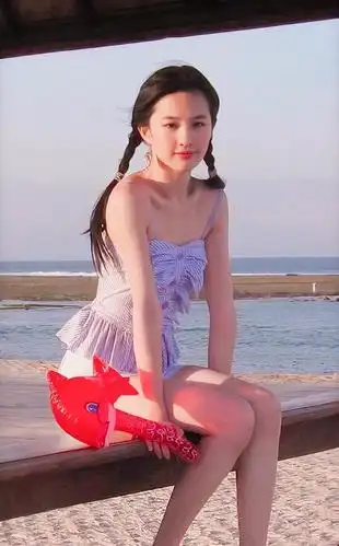 20岁之前的刘亦菲,又纯又欲,这些照片你看过吗?