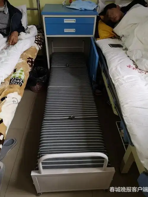 扫扫二维码就能拉出一张床!医院共享陪护床来了 - 知乎
