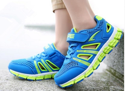 上学时天热,可不可以这样穿鞋上学,可不可以上体育课跑步?