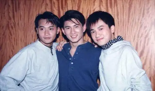 标题: 小虎队是90年代的娱乐圈顶流,也是当之无愧的华语圈男团鼻祖.