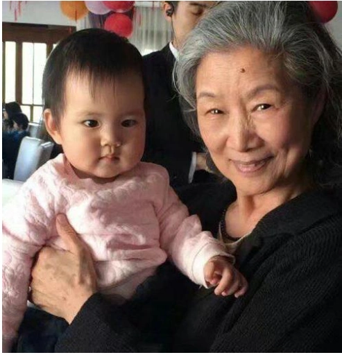 老戏骨吕中,丈夫是《西游记》"镇元大仙",儿女成她最大的骄傲