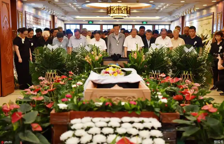 酿酒行业泰斗秦含章追悼会在八宝山举行