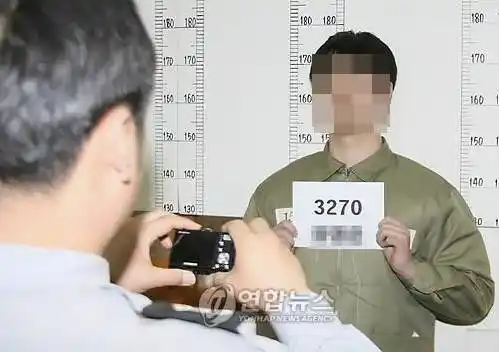 朴槿惠被批捕并关押已经一整天她经历了什么