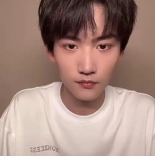 爱豆头像可二改周柯宇周柯宇可二改赞评论更多所有评论你也来说些什么