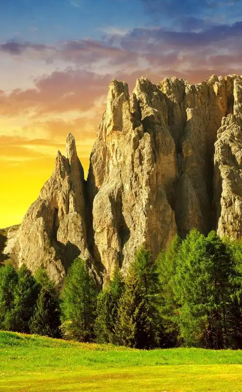 日落时分美丽的山景