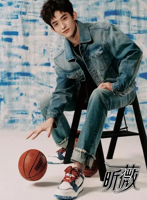 昕薇封面人物常华森##常华森瞩目新生大片