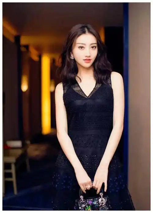 清新婉约的"人间富贵花",令人心动,不忘初心_景甜_生活_实力