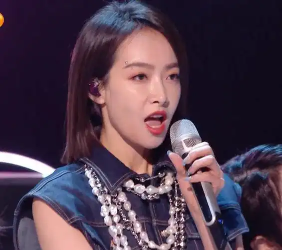 跨年晚会收视出炉!央视第一湖南台第二,杨幂拿下卫视收视最高点