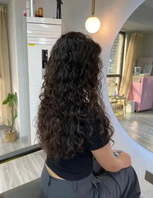 羊毛卷该怎么烫才能发根蓬松,今天给大家讲解