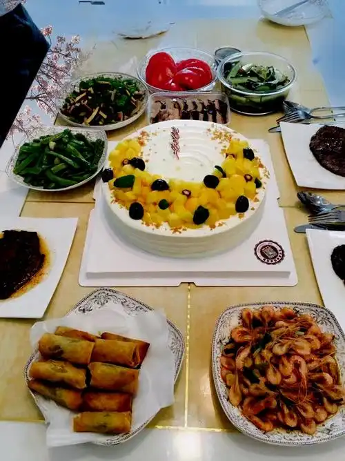 简单的生日午餐