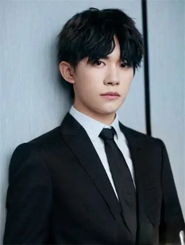 易烊千玺发型叫什么 款款帅气a到爆