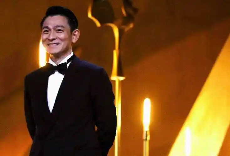 刘德华8岁女儿入院看心脏科,"老来得子"背后,是所有父母的痛