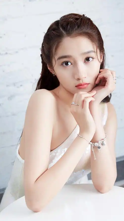 国民闺女「关晓彤」高清壁纸,喜欢的收藏吧