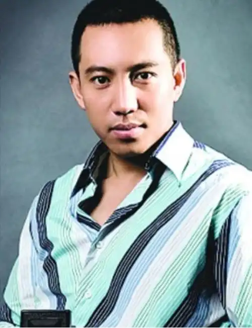 谷智鑫:拍戏坠马瘫痪,女友照顾他8年,没办婚礼成终身遗憾_网易订阅