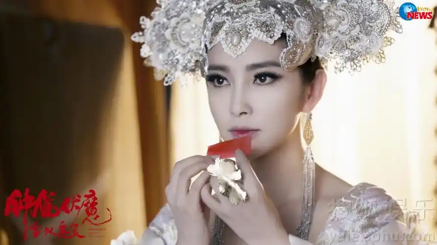 妖媚超越范爷,美艳击败周迅 李冰冰雪妖姿态称霸妖精界