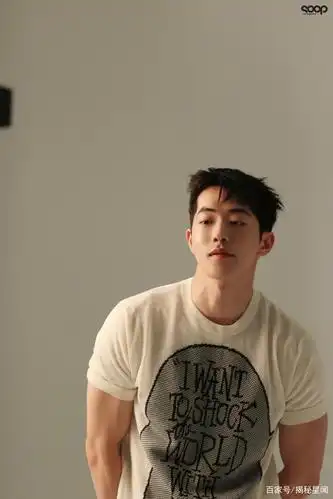 南柱赫增肌后的对比,身材堪比健身达人,完美体型超吸睛