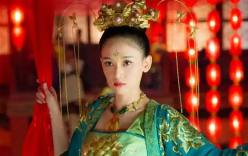 偶像剧女王陈乔恩:非科班出身,几次雪藏,却难挡成为