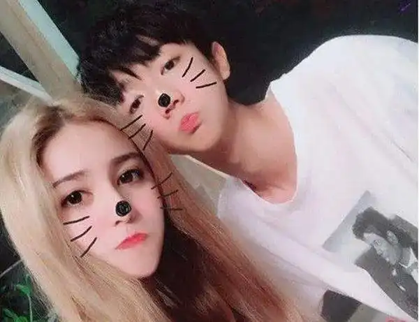 翻版王俊凯奇葩操作多17岁早恋大方晒女友网友吐槽遭网暴