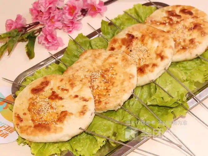 烧饼夹里脊qq鸡排推荐菜:峪园铁板烧位于北京市门头沟区育园路峪园16