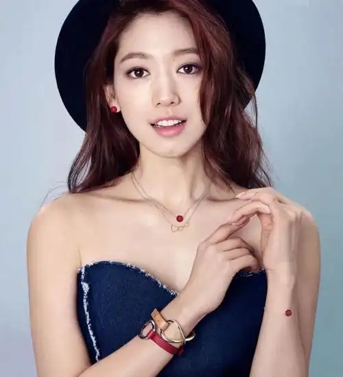 朴信惠,楚楚动人,甜美可爱的写真照!_高清图集_新浪网