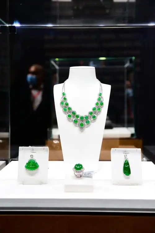 七彩云南"空降"珠宝展!快来get杨丽萍同款翡翠