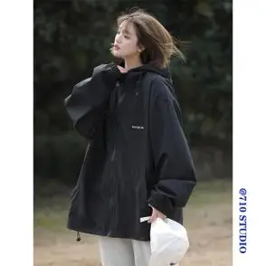 风衣外套女春秋款潮ins美式冲锋衣夹克连帽宽松胖mm工装