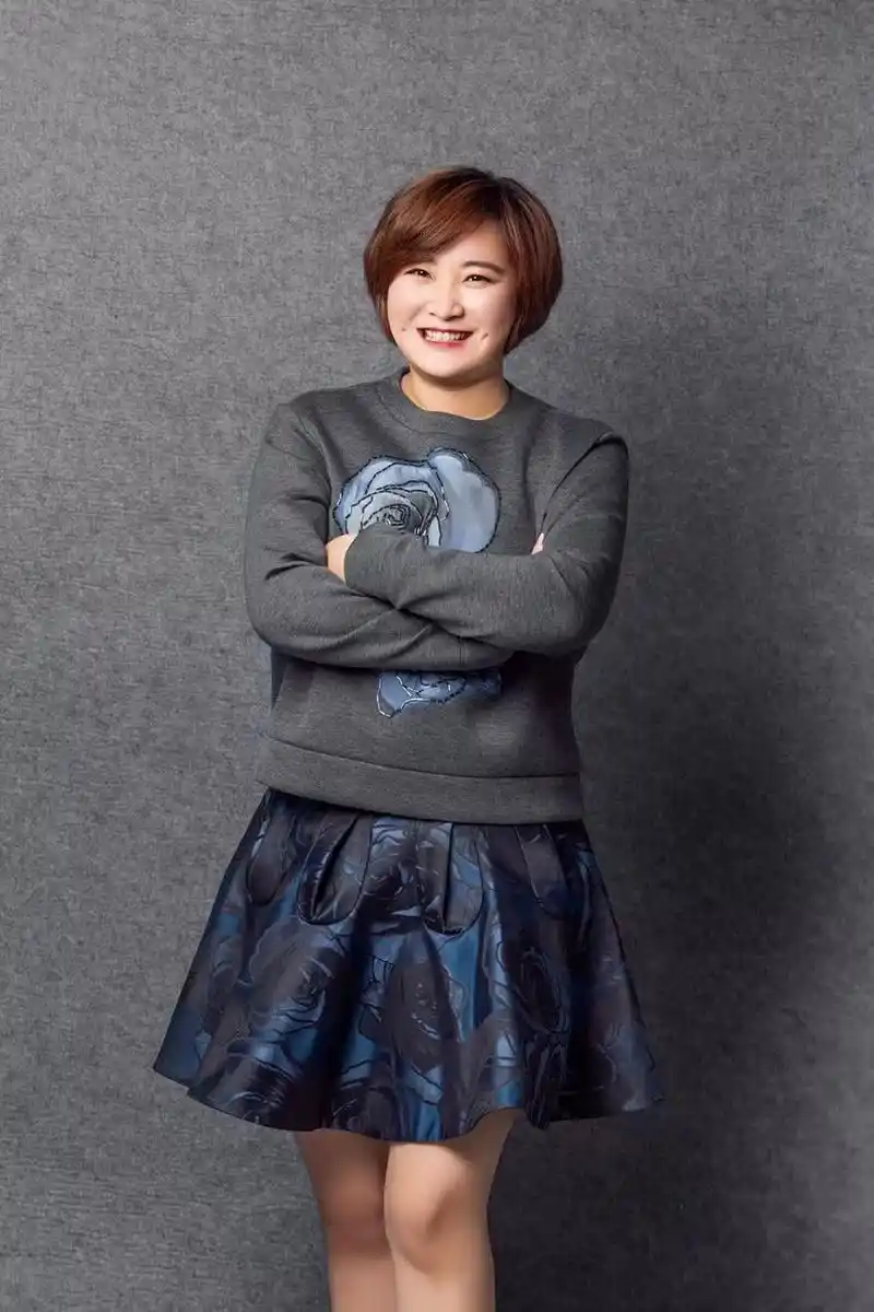 贾玲减肥后美照曝光,"胖玲"秒变"宋慧乔",网友:瘦了真漂亮|贾玲|宋慧