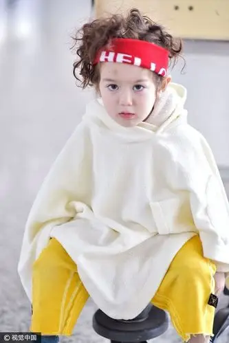 周嘉诚jackson现身机场.  图片来源:fx/视觉中国