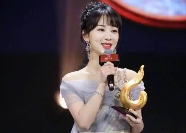 男人帮集体撮合张艺兴杨紫孙红雷试探杨紫为何说辟谣失败