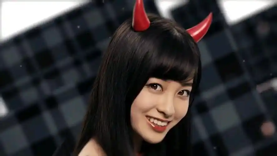 千年一遇的女神,却抛下颜值,走上了二次元"大妈"的"不归路"