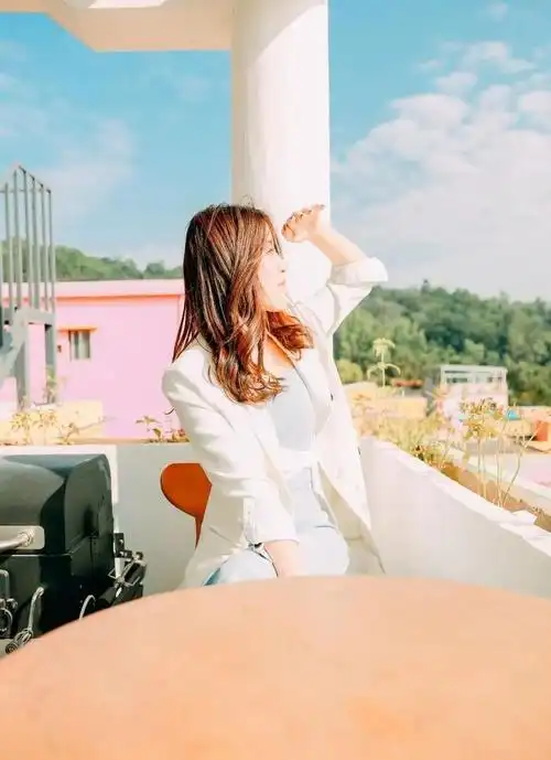 拍照姿势拒绝剪刀手10个女生好看的拍照姿势自然又漂亮