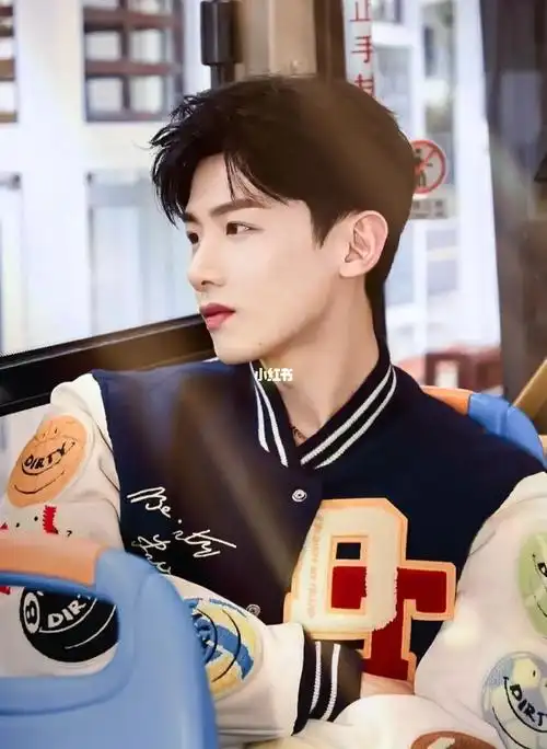 本新晋白鸽～想存一些白白的稀有神图#白鸽  #怀柔王子白敬亭  #宝藏