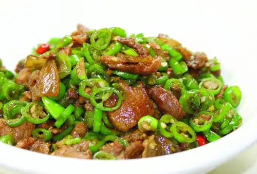 无辣不欢的你,这两道小炒菜,你肯定喜欢,香辣美味,食欲满满
