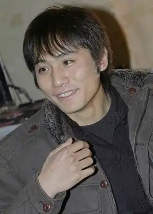 刘烨首次光头形象曝光 扮女人堪称美女(组图)