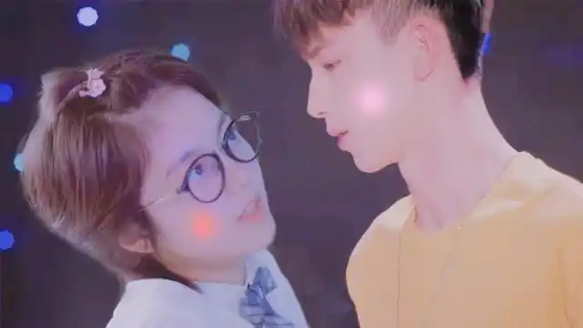 《少年派》妙妙醉酒太主动,亲三一不撒手,郭俊辰一把扑倒:别后悔