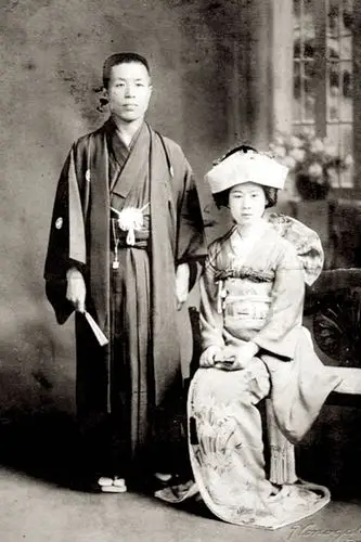 历史老照片:100多年前的日本女性