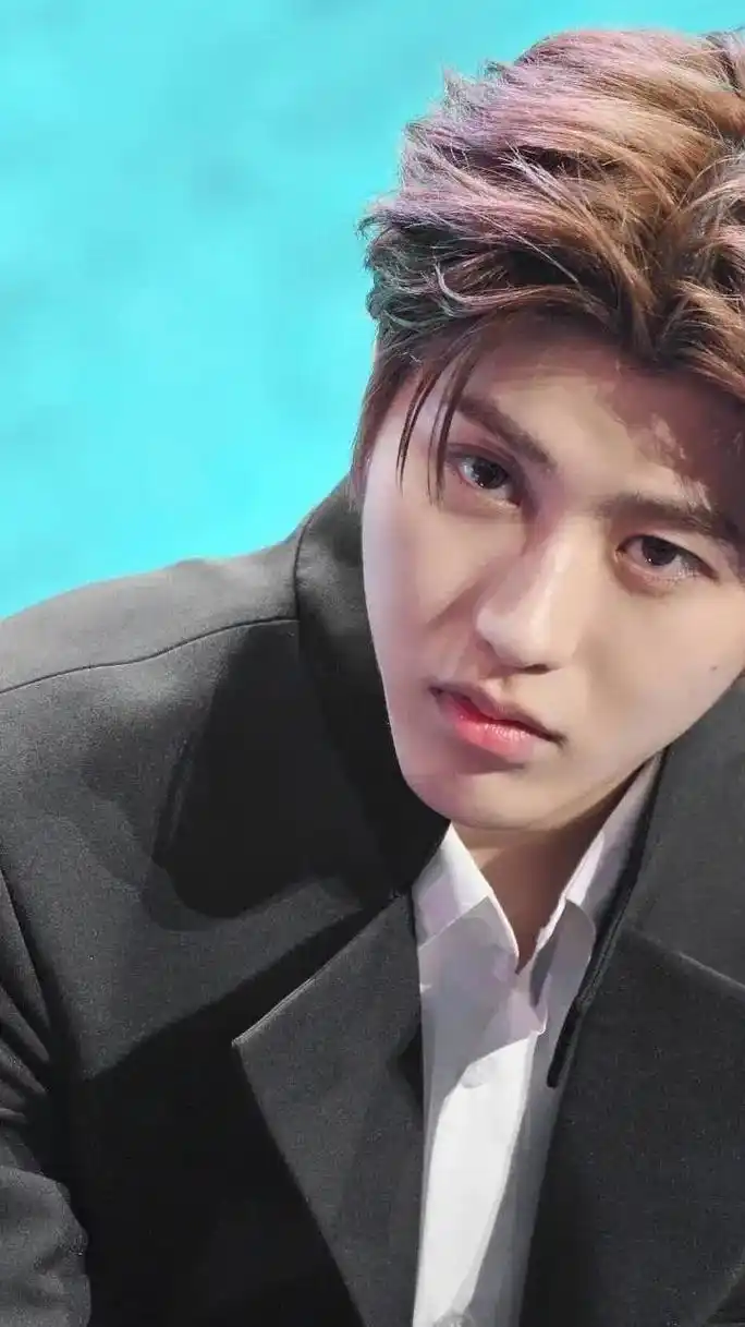 "可惜他长了一双桃花眼 看谁都深情"#蔡徐坤 #向全世界安利 - 抖音