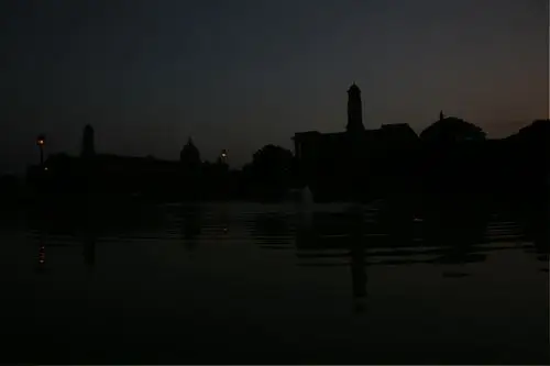 图像:f / 16曝光不足的图像,1/200秒,iso 100